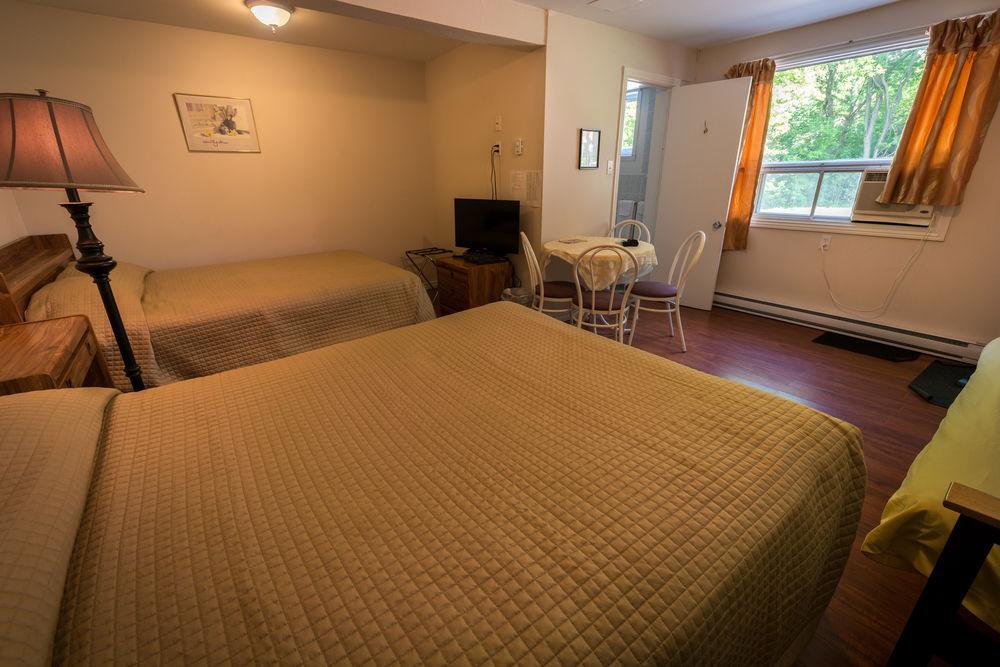 Motel Des Erables Coteau-du-Lac Eksteriør billede