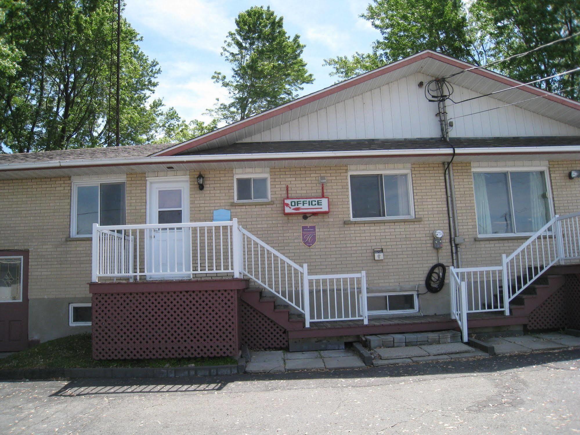 Motel Des Erables Coteau-du-Lac Eksteriør billede